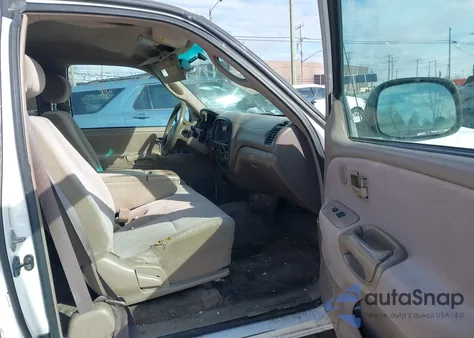 2000 Toyota Tundra Sr5 V8 z USA, uszkodzony, nr VIN 5TBRT3411YS005986